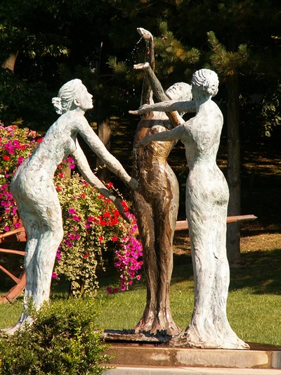 Statue des trois sources à Forges-les-Eaux